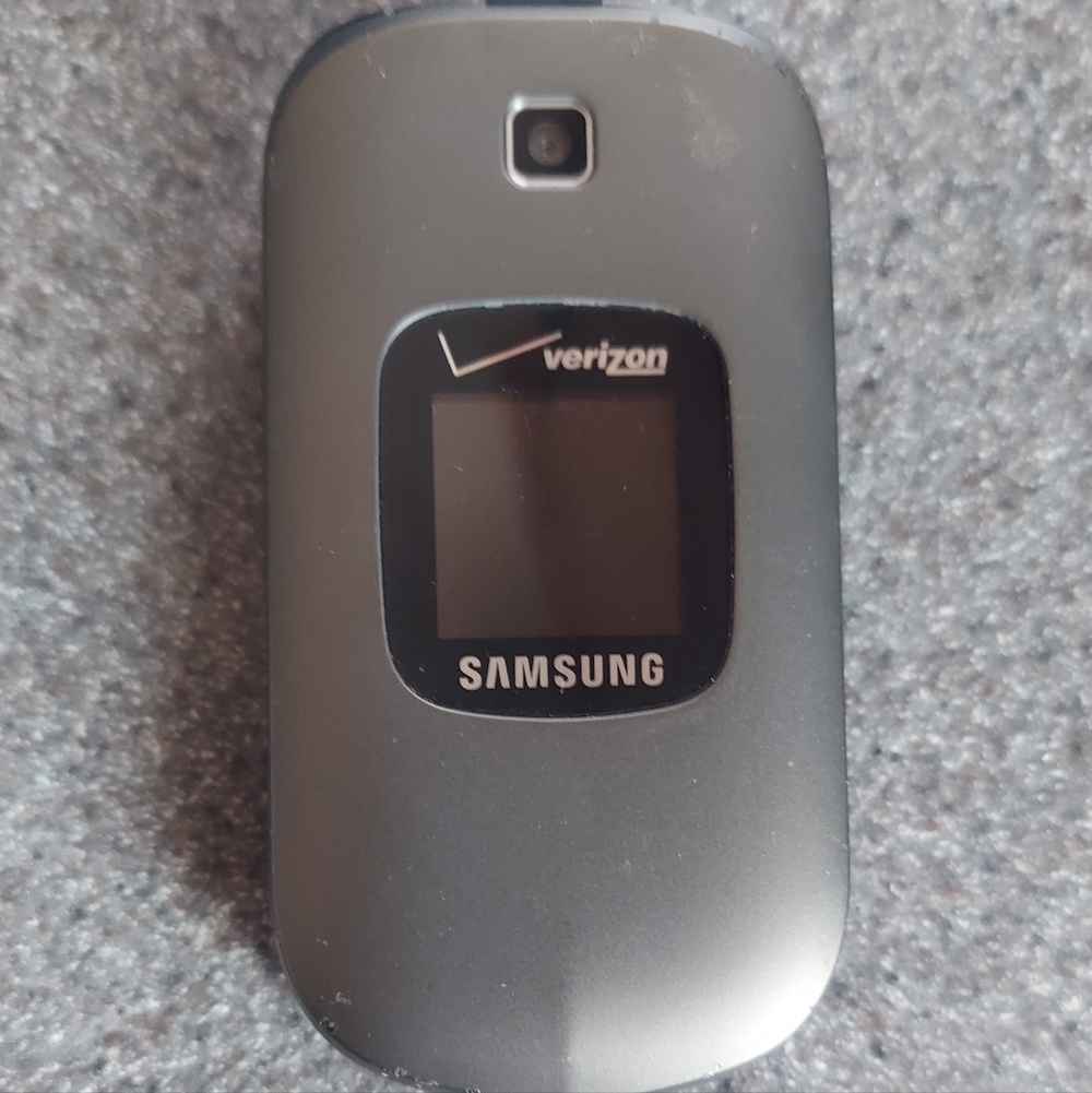 Vintage Verizon Samsung Flip Top Phone Very Good Condition!